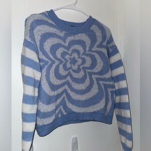 almost famous blue and white pullover floral sweater